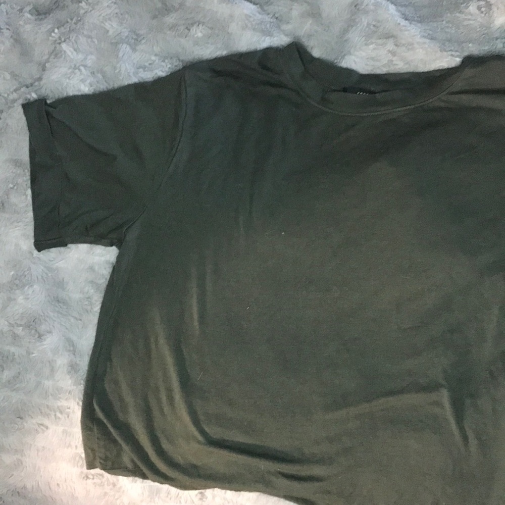 Army green casual crop top